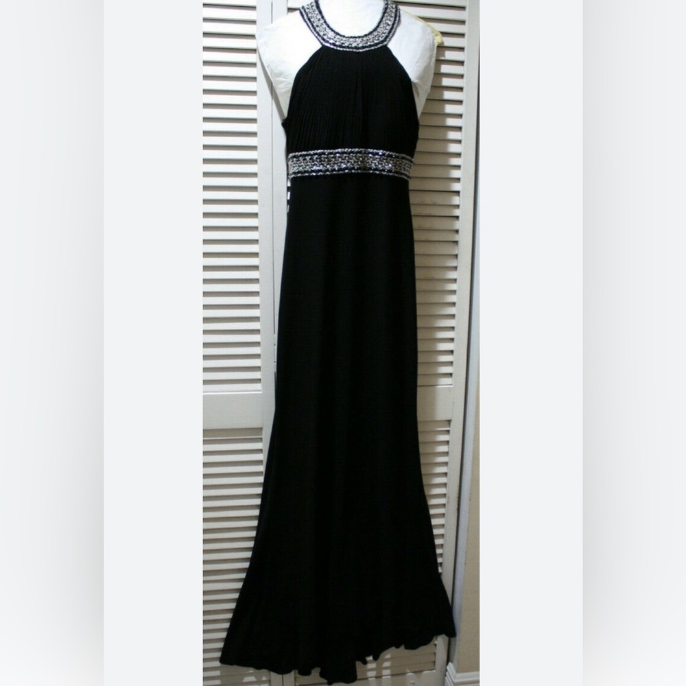 JS BOUTIQUE Ladies Women’s Size 2 Long Black Dress Rhinestone Beaded Nec…